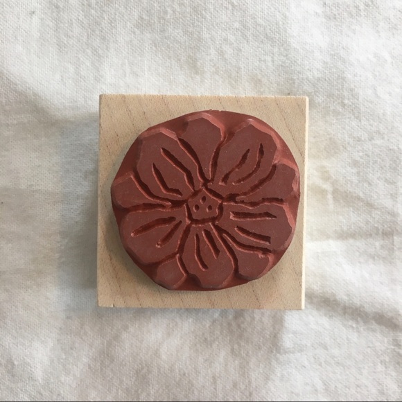 Judith Wood Mounted Flower Rubber Stamp - Picture 2 of 3